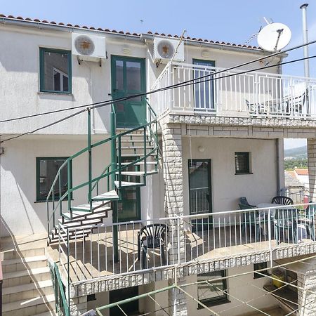 Apartments Mirko Primosten Exterior photo