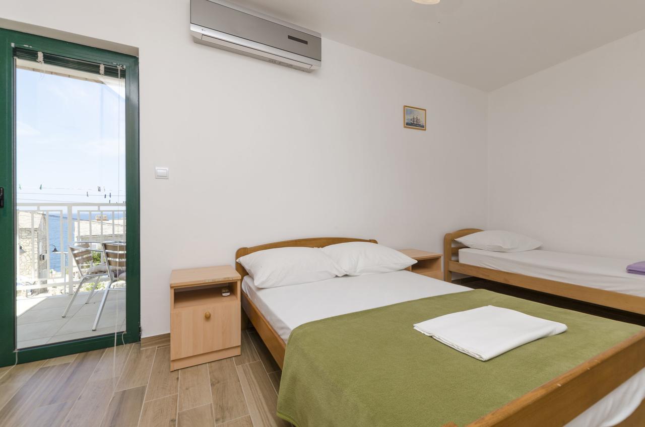 Apartments Mirko Primosten Exterior photo