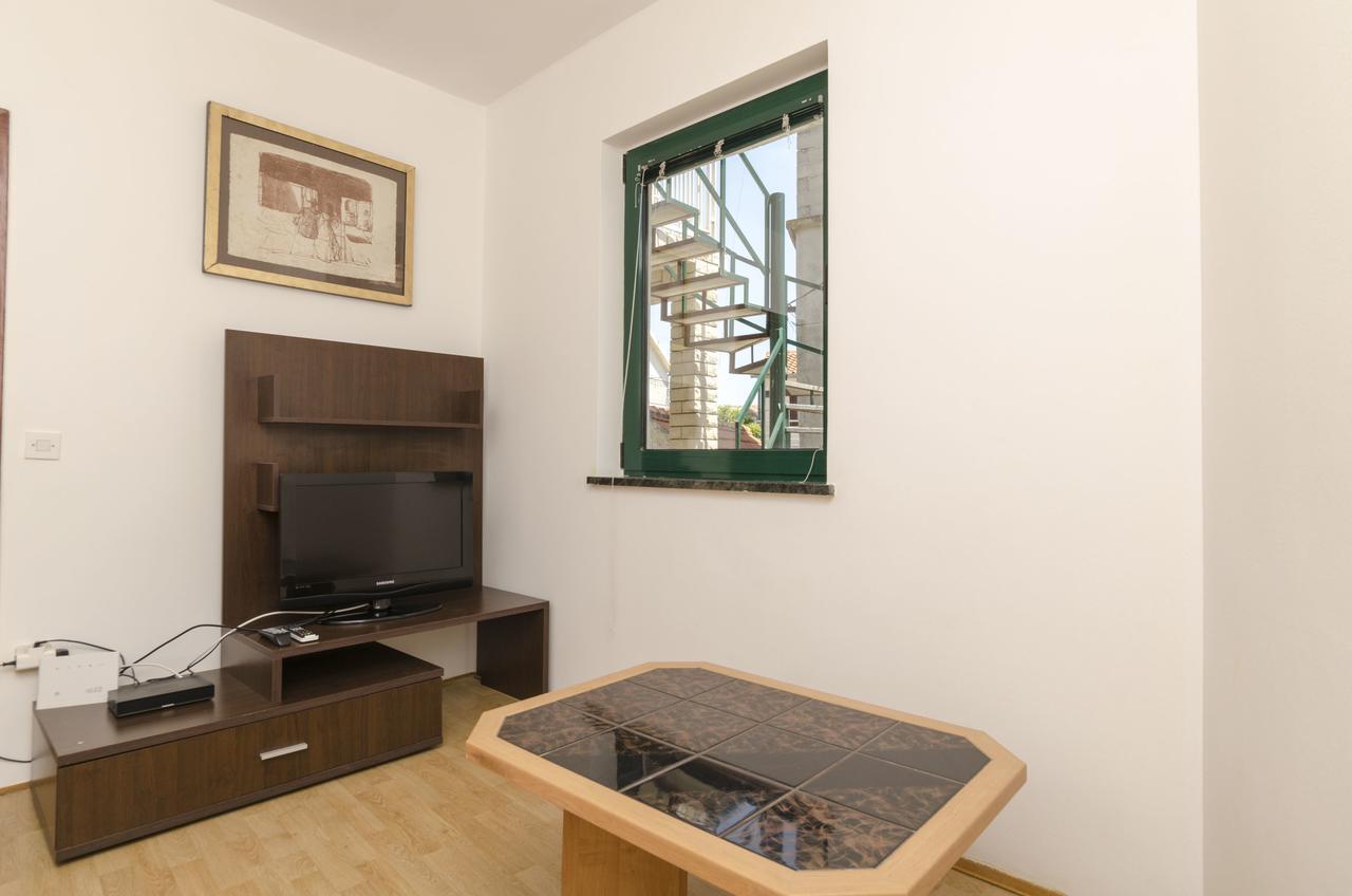 Apartments Mirko Primosten Exterior photo